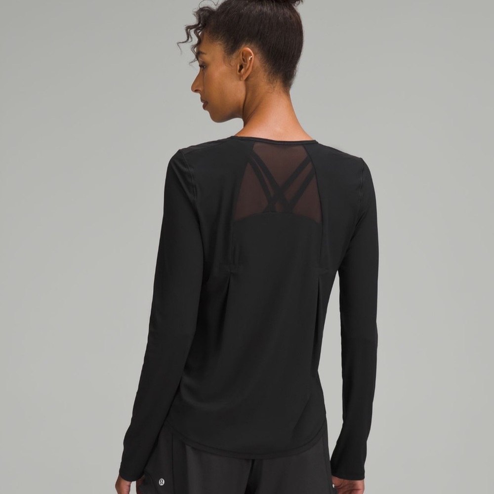 ▪️🖤 lululemon athletica Black Long-Sleeve Top with Mesh Shoulders 🖤▪️ - Picture 2 of 5